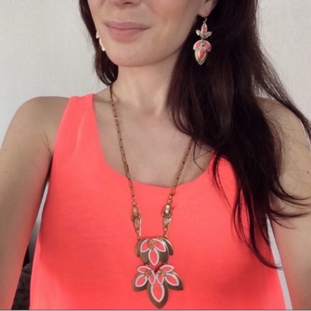 Stella & Dot | Necklace | Hibiscus Necklace